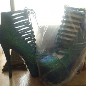 Steve Madden Platform Bootie Shoe (Multi-Green)